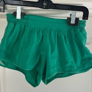 Green size 4 Lulu lemon hotty hot 2.5” shorts